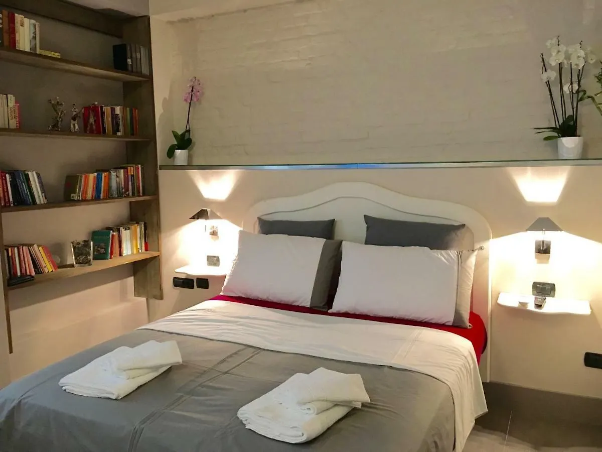 Two Sisters Suites Naples Apartment